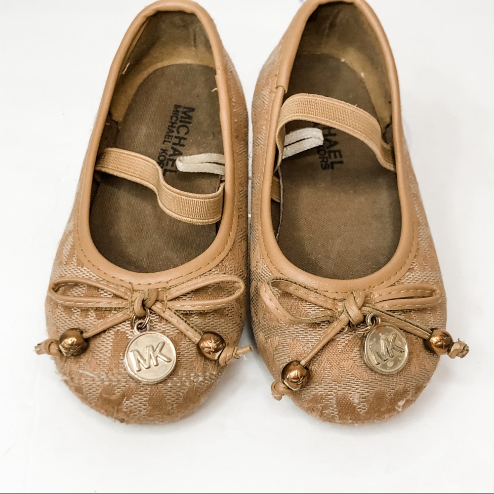 Micheal Kors Toddler “Fatima” Flats Tan size 7